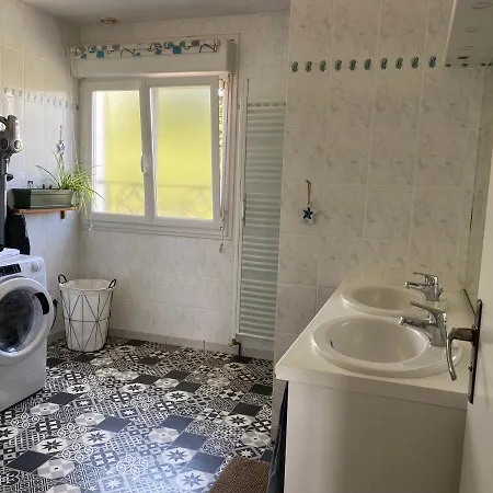 Villa Au bord de la piscine au sud d'Angers à Saint-Jean-des-Mauvrets Extérieur photo