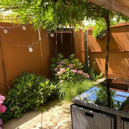 Villa Au bord de la piscine au sud d'Angers à Saint-Jean-des-Mauvrets Extérieur photo