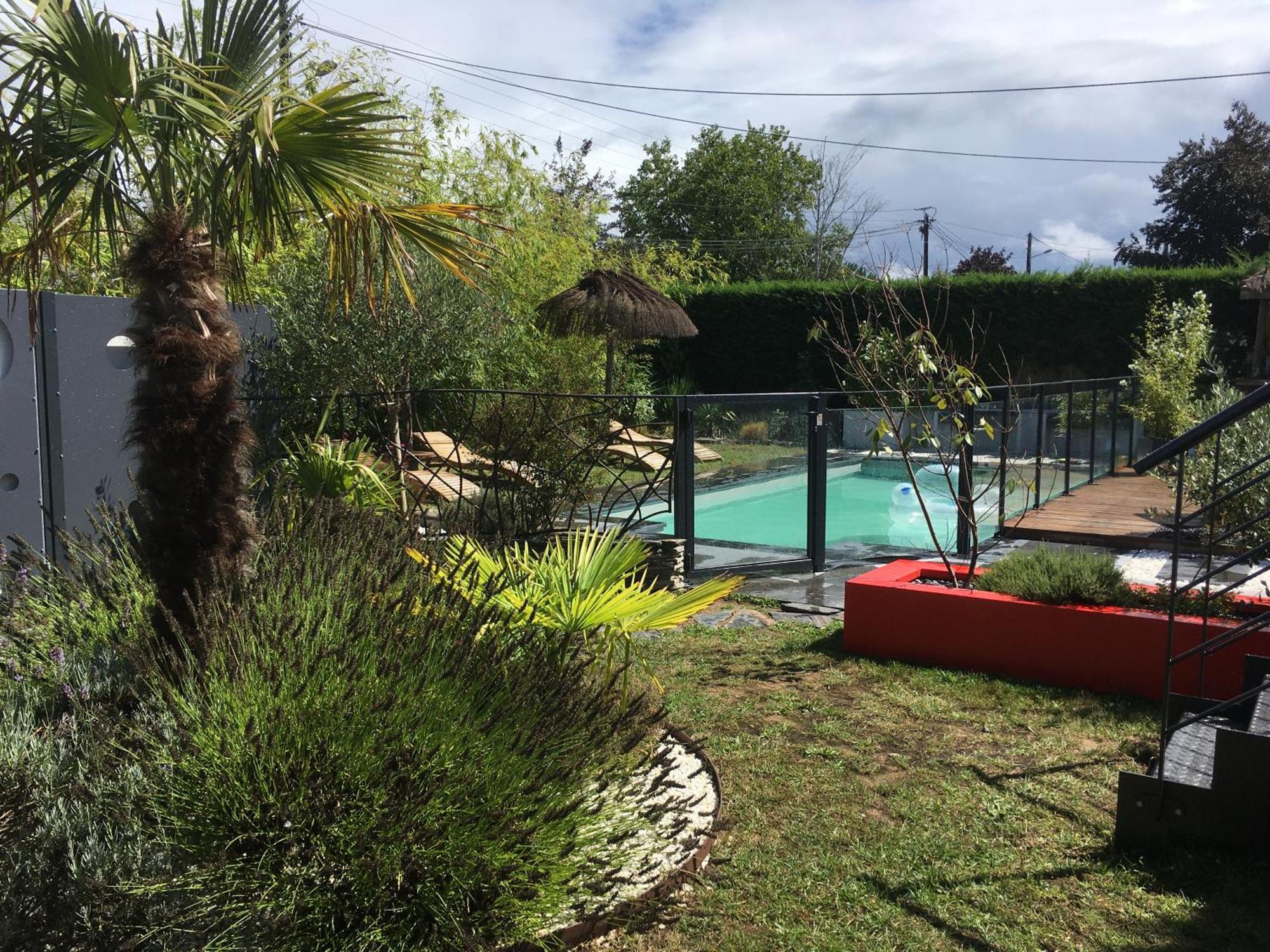 Hébergement de vacances Au Bord De La Piscine Au Sud D'angers