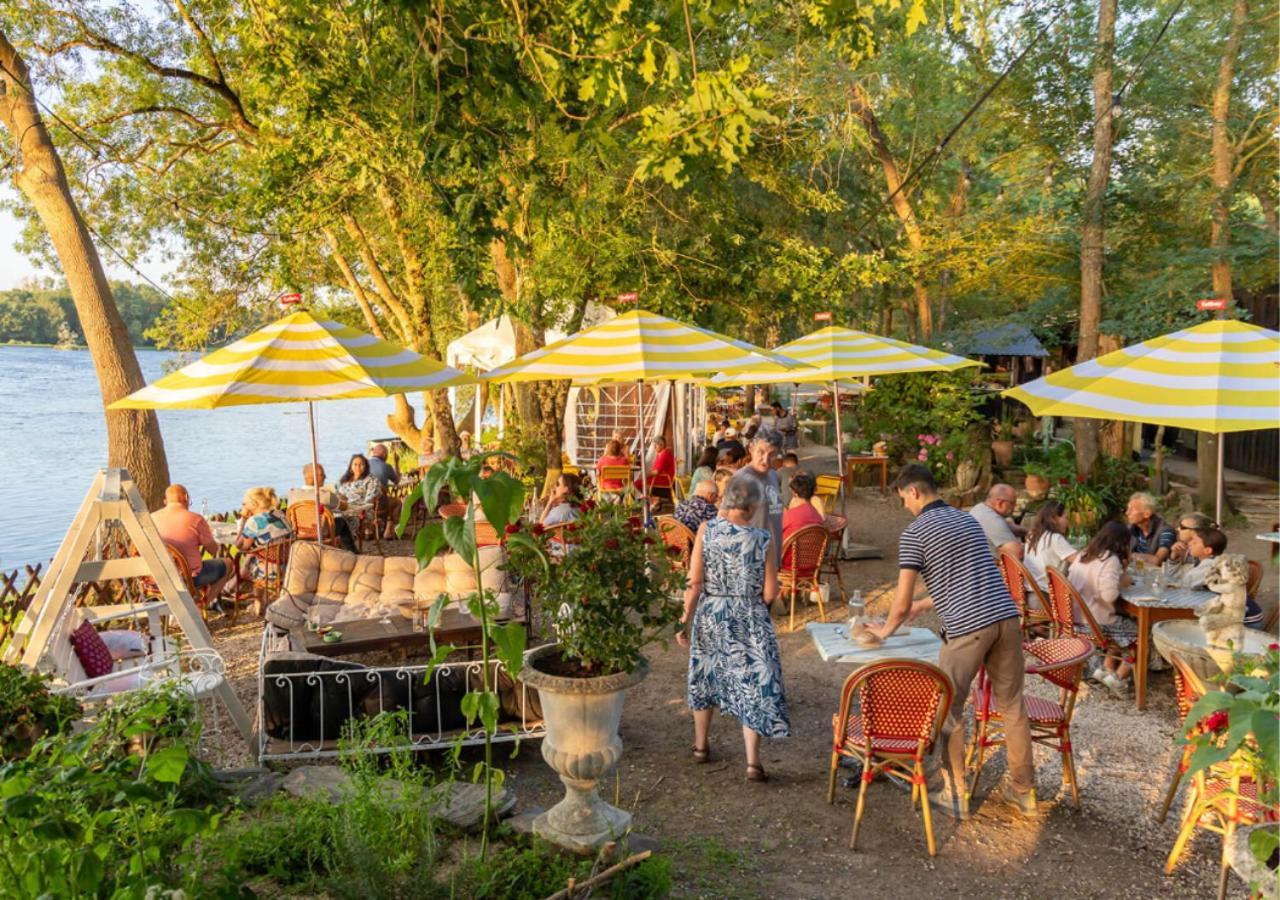 Hébergement de vacances Au Bord De La Piscine Au Sud D'angers