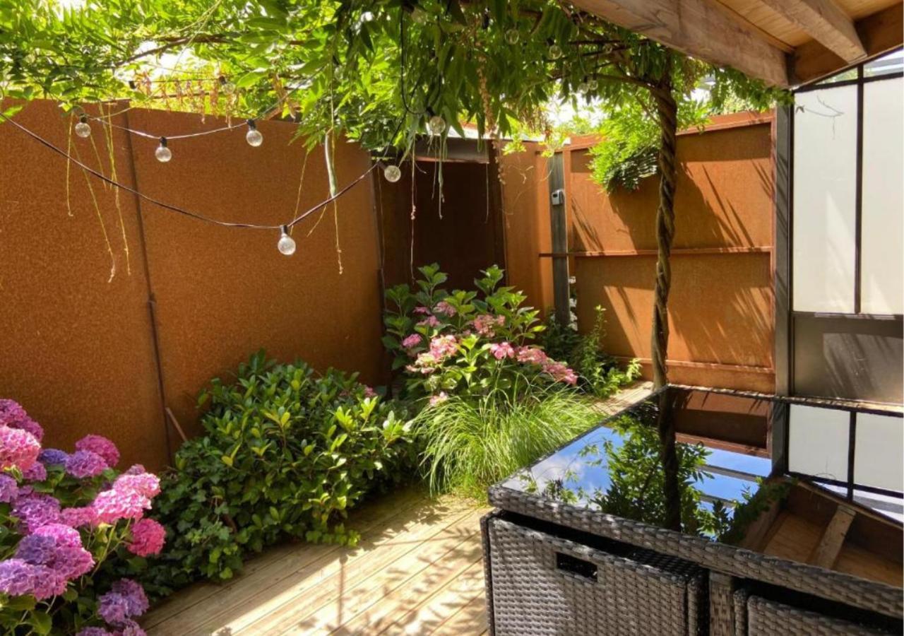 Hébergement de vacances Au Bord De La Piscine Au Sud D'angers Saint-Jean-des-Mauvrets