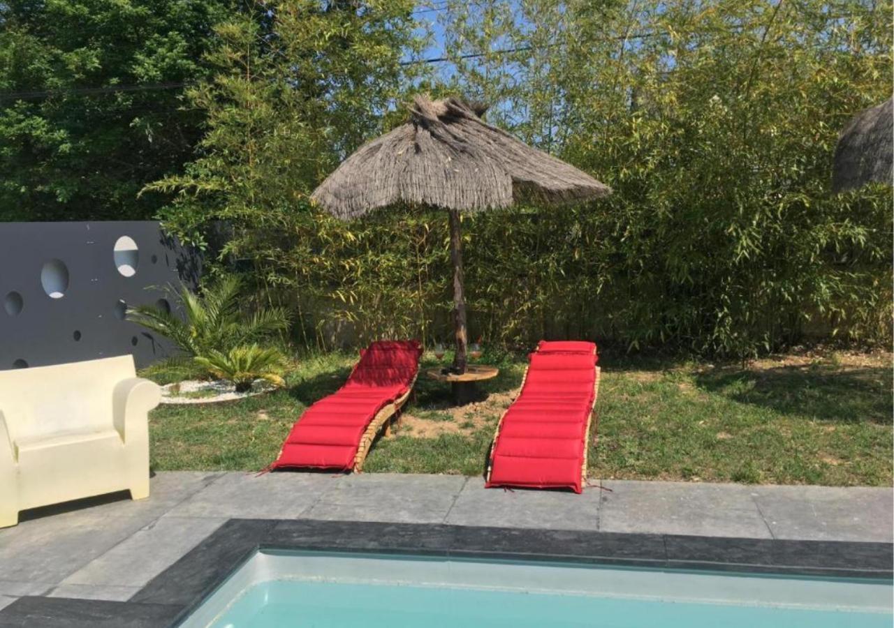 Au Bord De La Piscine Au Sud D'angers Hébergement de vacances *