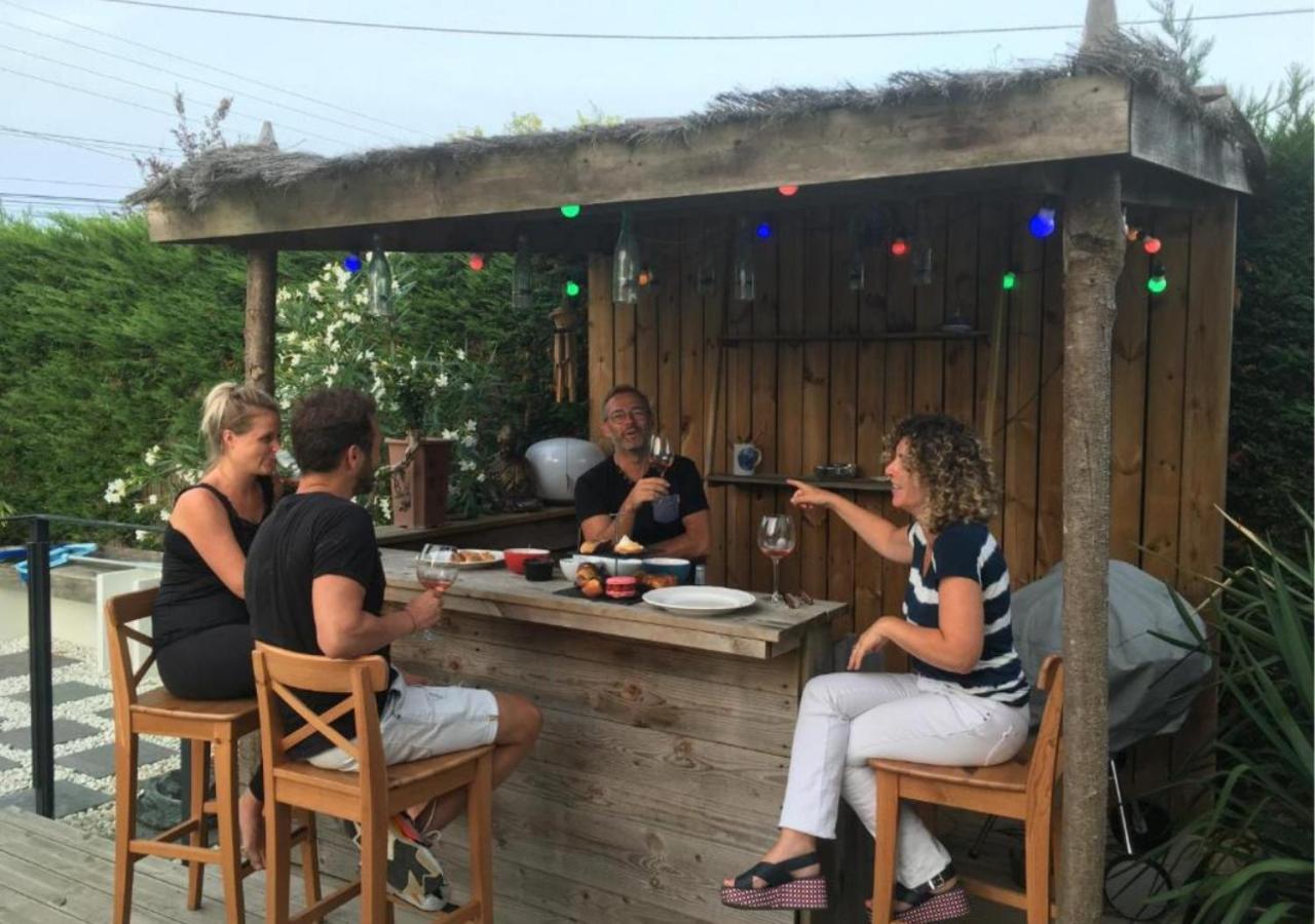 Au Bord De La Piscine Au Sud D'angers Hébergement de vacances Saint-Jean-des-Mauvrets